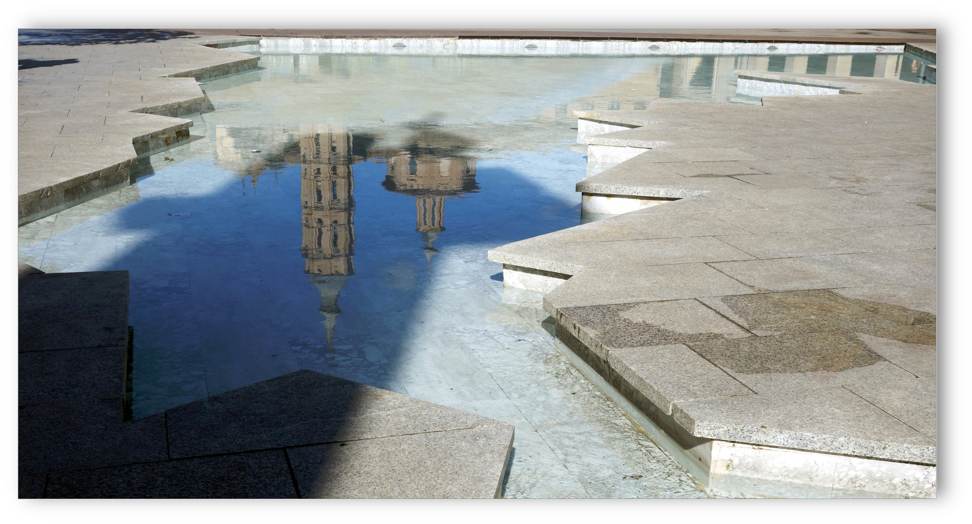 a la sombra .......................................