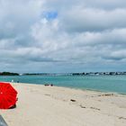 A l'abri du parasol rouge