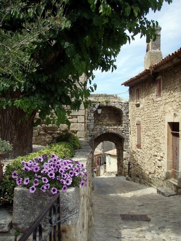 à l'assaut de la colline de LACOSTE