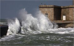 " A l'assaut de la jetée "