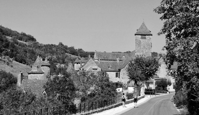 A l'entrée d'Autoire.....