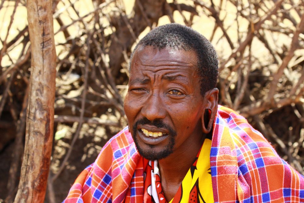 à l'entrée du village Masai