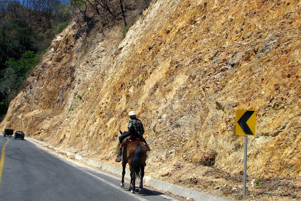 A Long and Dangerous Road - Only in Mexico !?