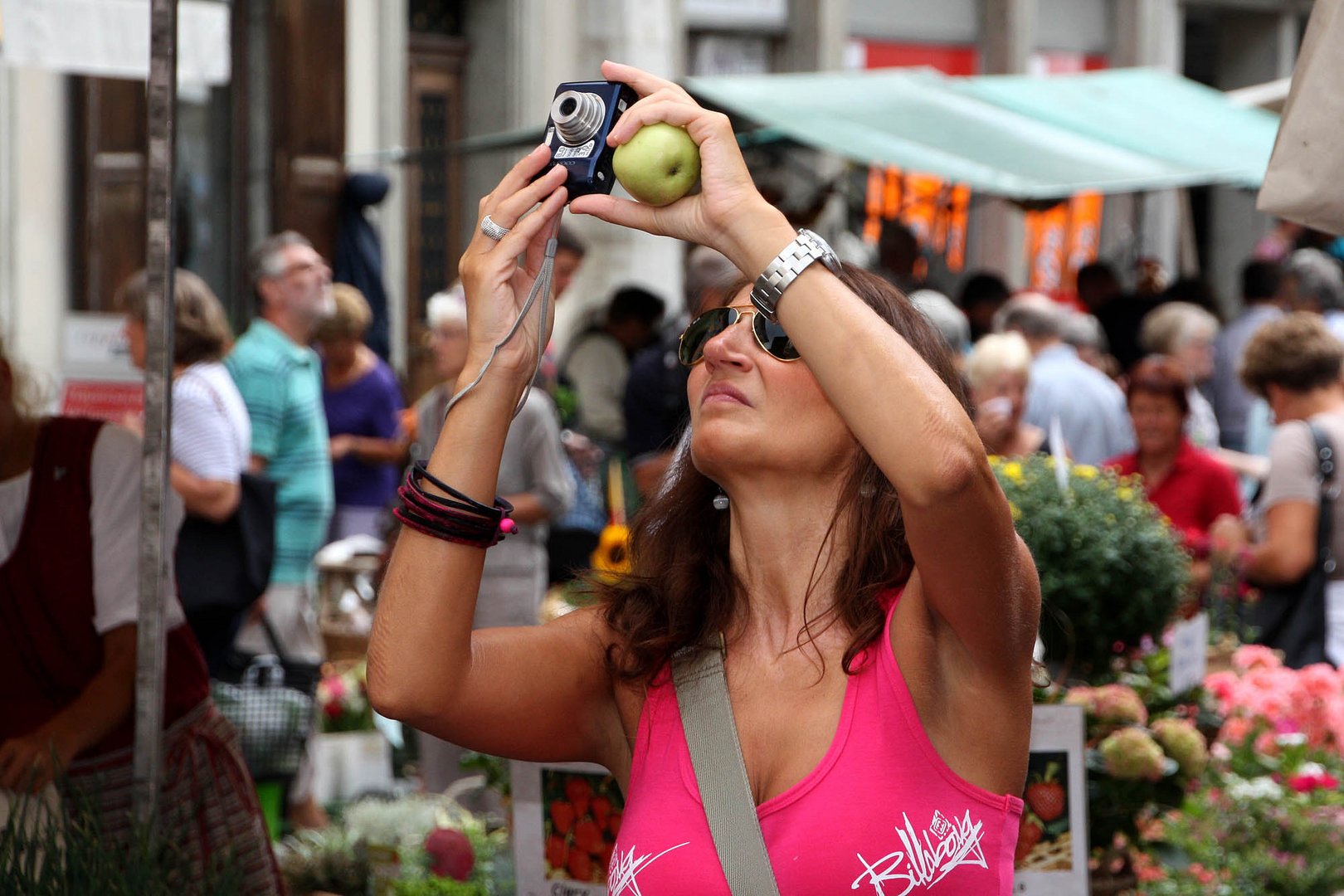 a look through two apples?