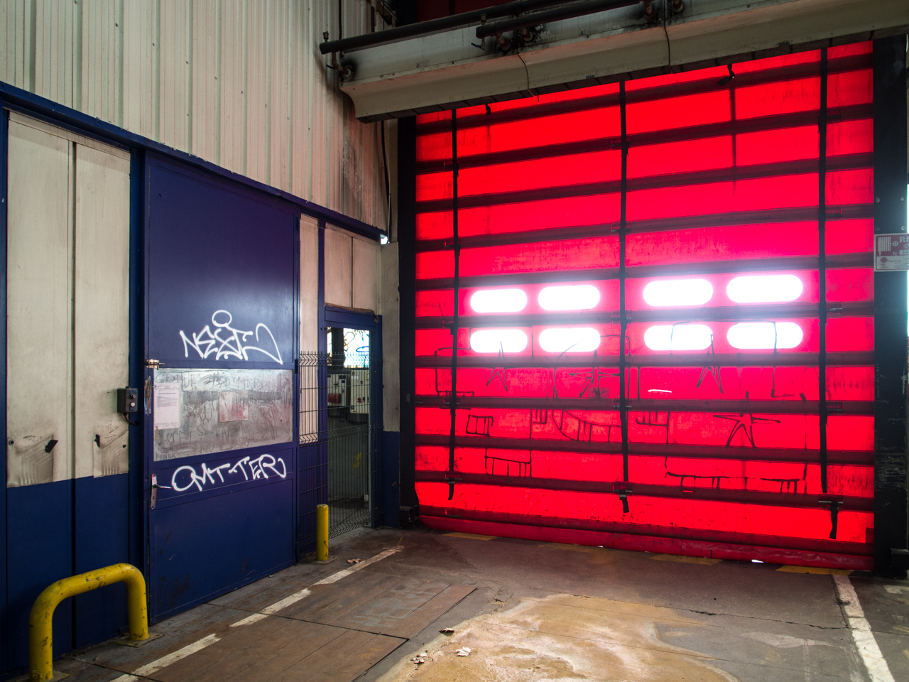 à l'usine comme un lundi