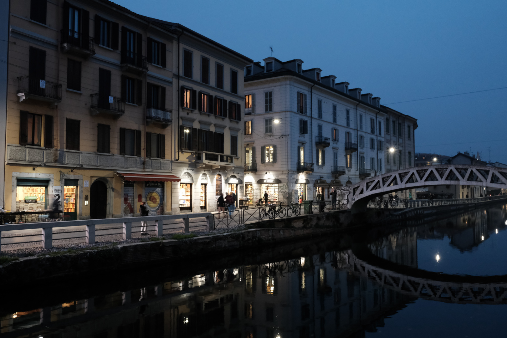 A Milano sulla Alzaia Naviglio Grande