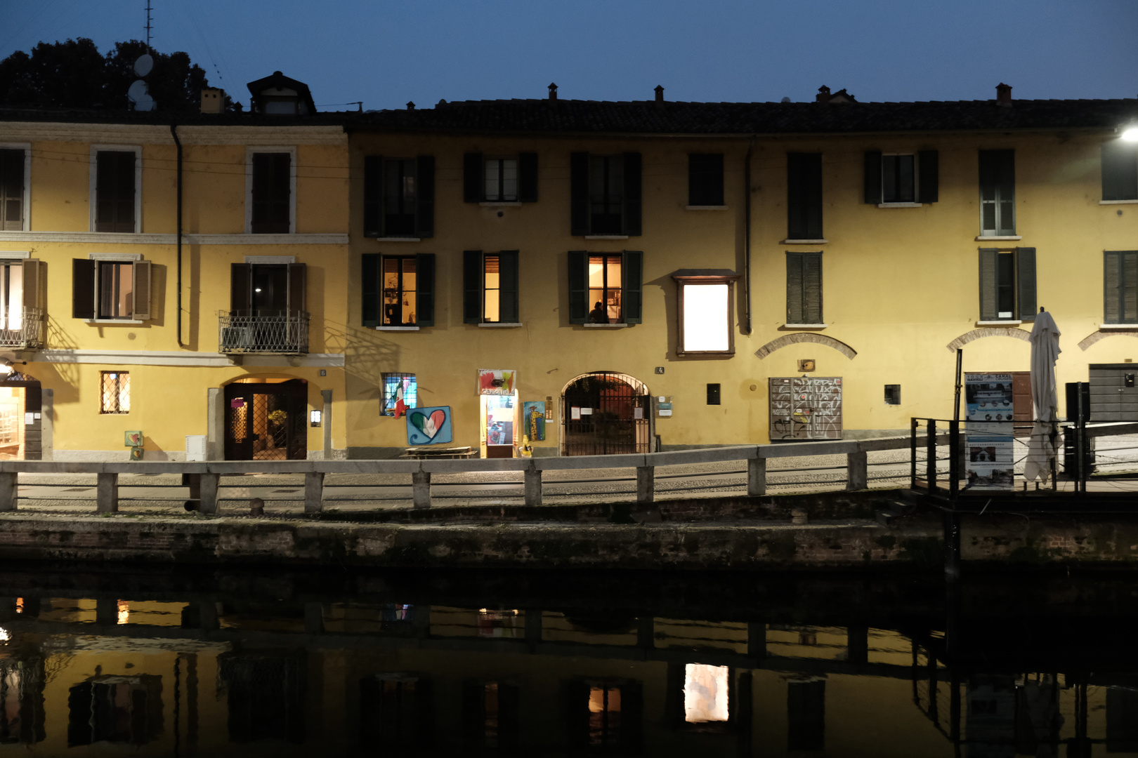 A Milano sulla Alzaia Naviglio Grande