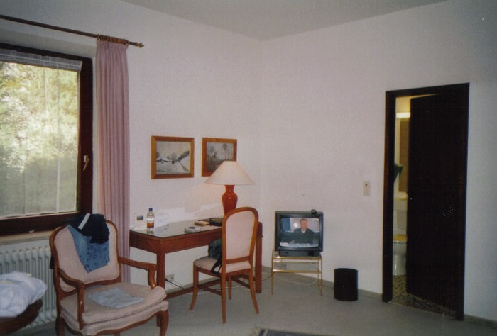 A one bed room of the Eibsee - Hotel (Zugspitze).