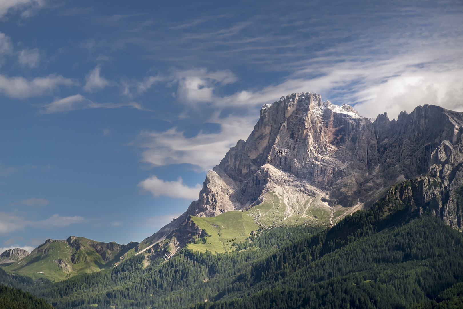 a panoramic rock in the mountains