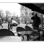 A Paris (Louvre)