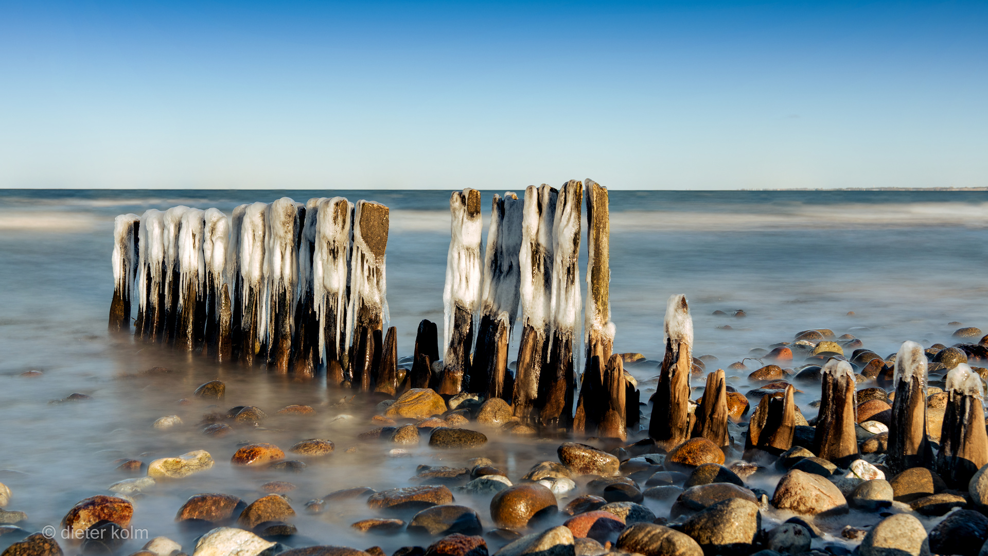 a * piece * of * winter * at * the * sea