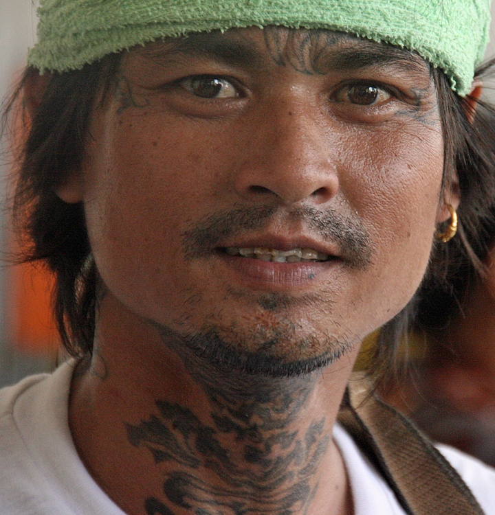 A protester of the Reds at Hualampong Railwaystation on the way back home after fleeing the camp