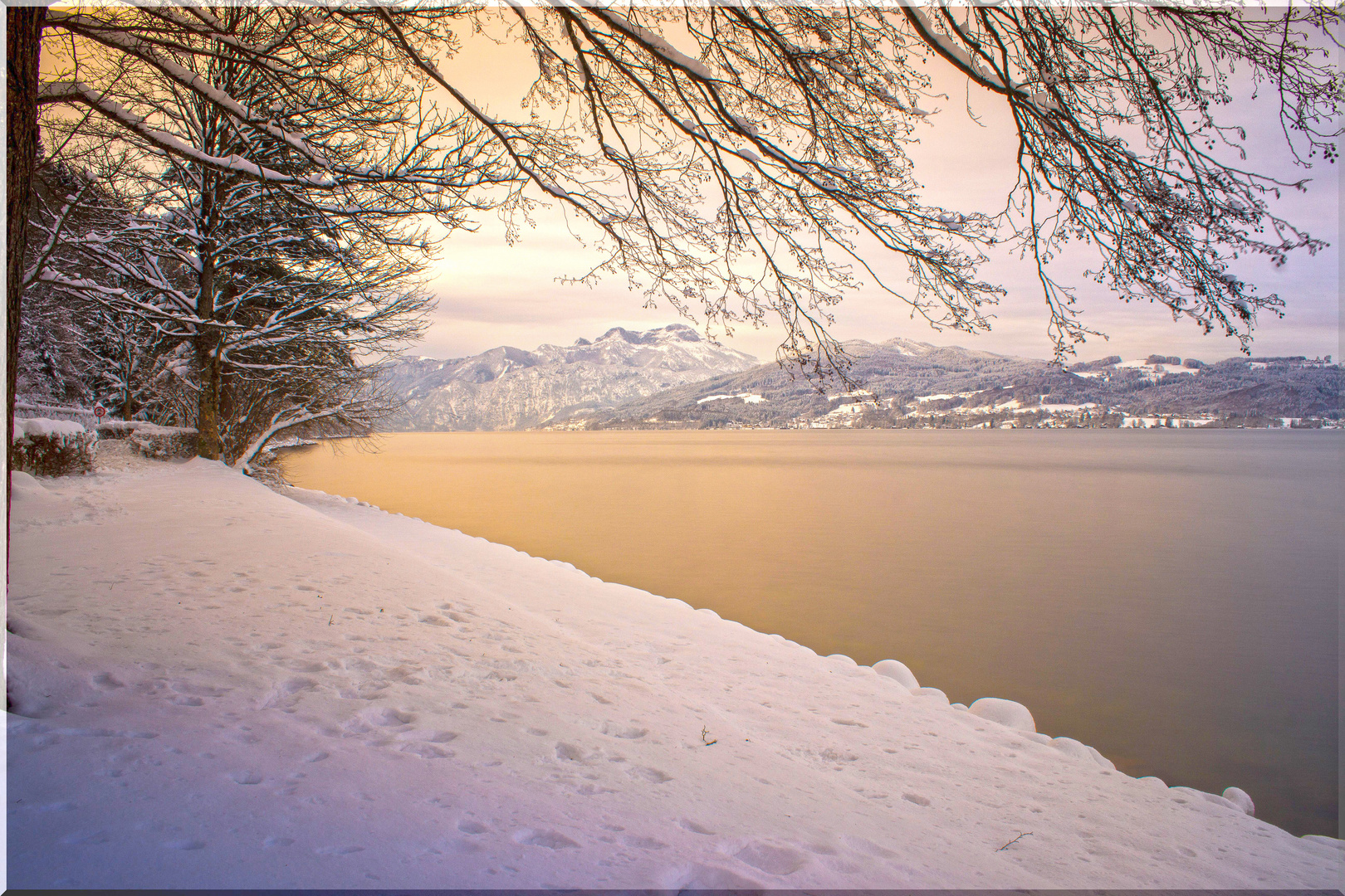 a ruhiges Wintertagal am Attersee