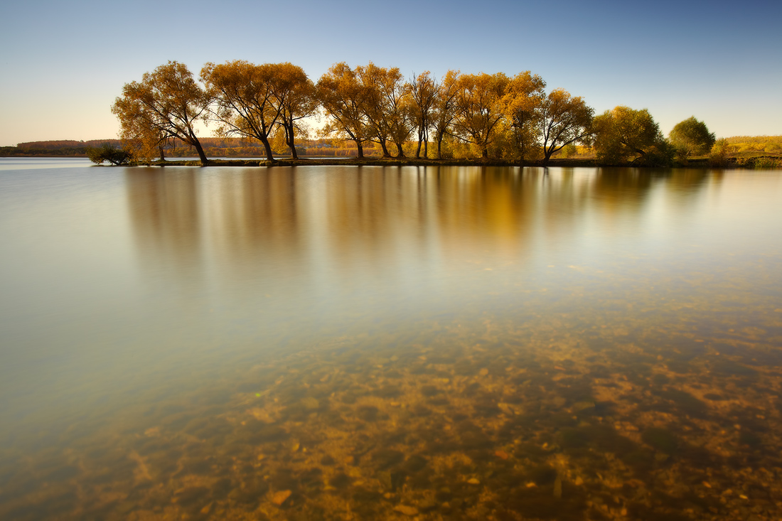 A Silent Autumn Day