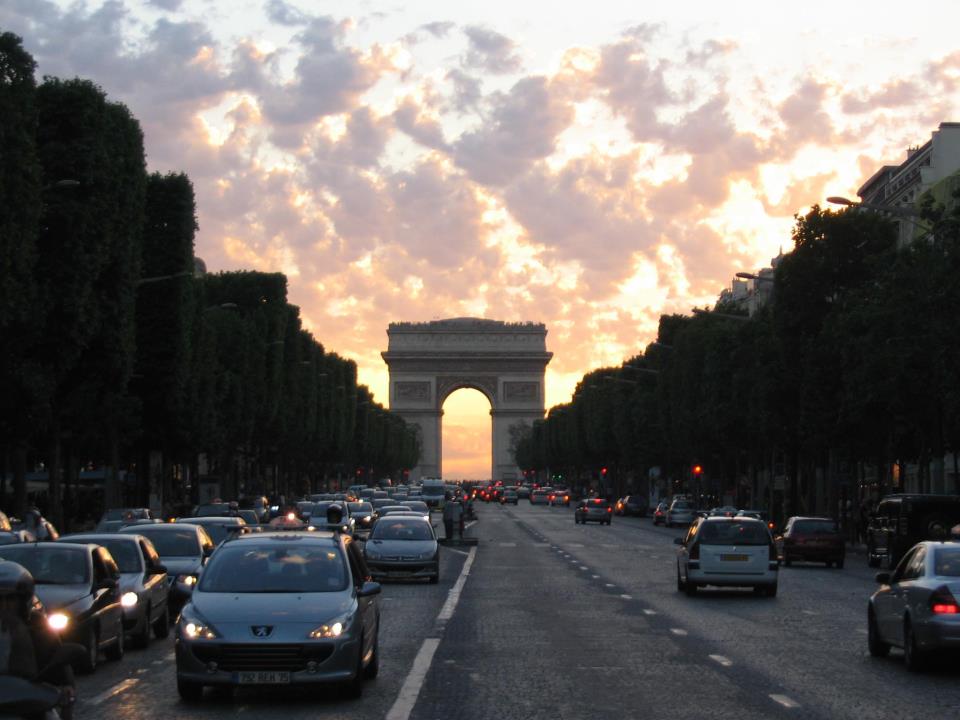 A soft Arc de Triomphe