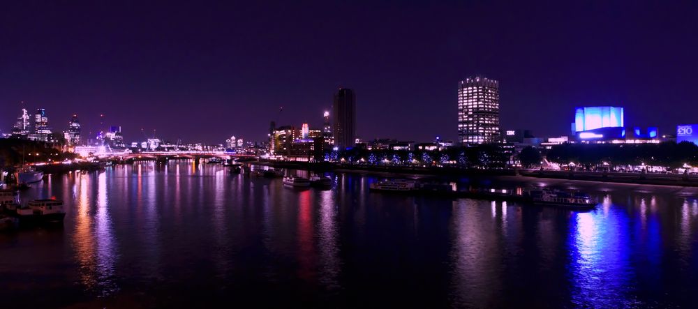 A touch of blue - London@ Night, bei Nacht in HDR, Panorama