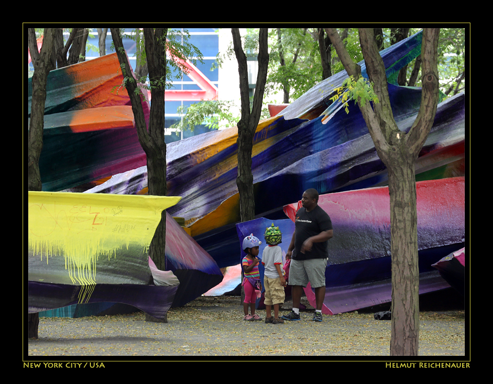 A Touch of Colour in Brooklyn, New York City / USA