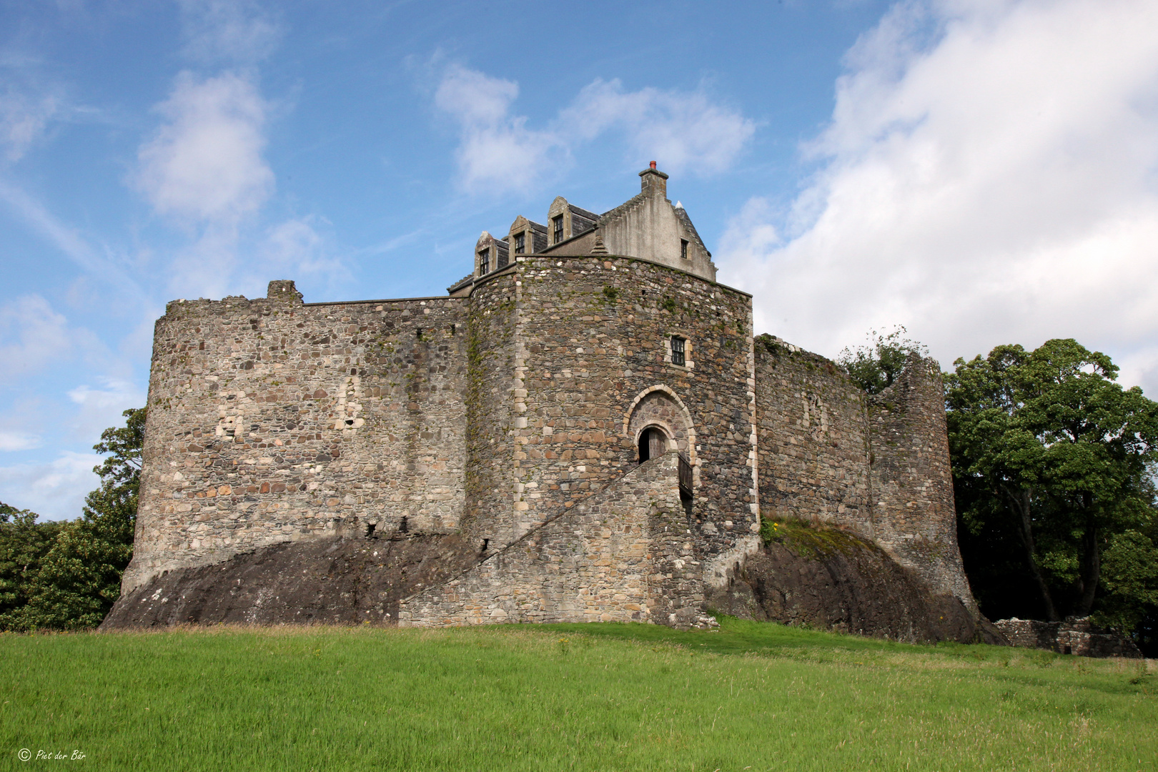 a touch of SCOTLAND - Dunstaffnage Castle II