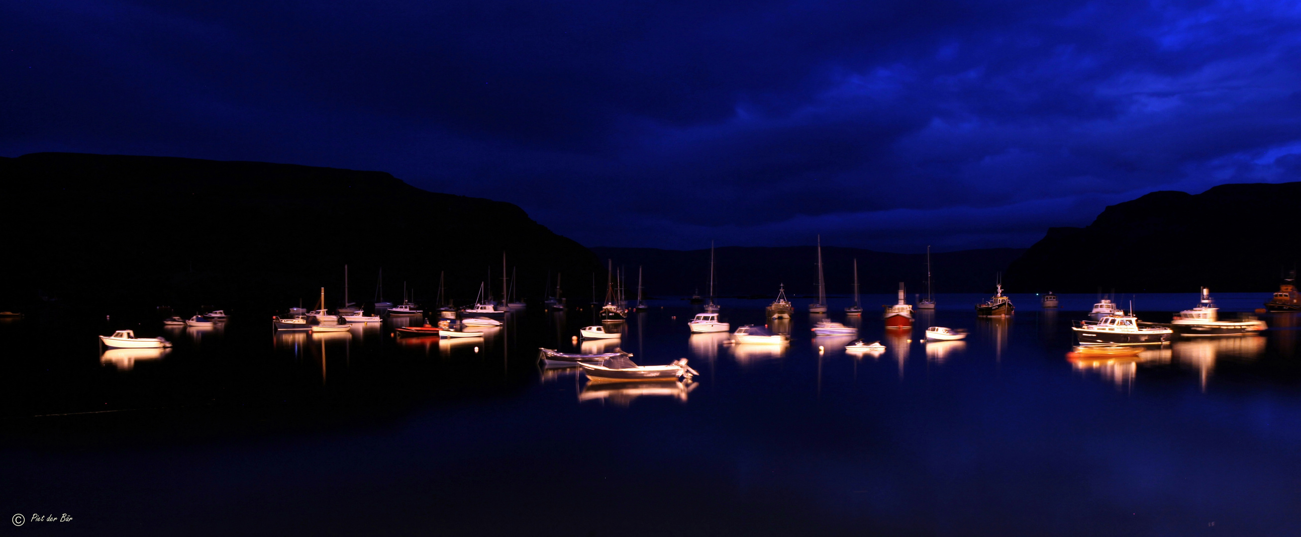 a touch of SCOTLAND - Portree harbour