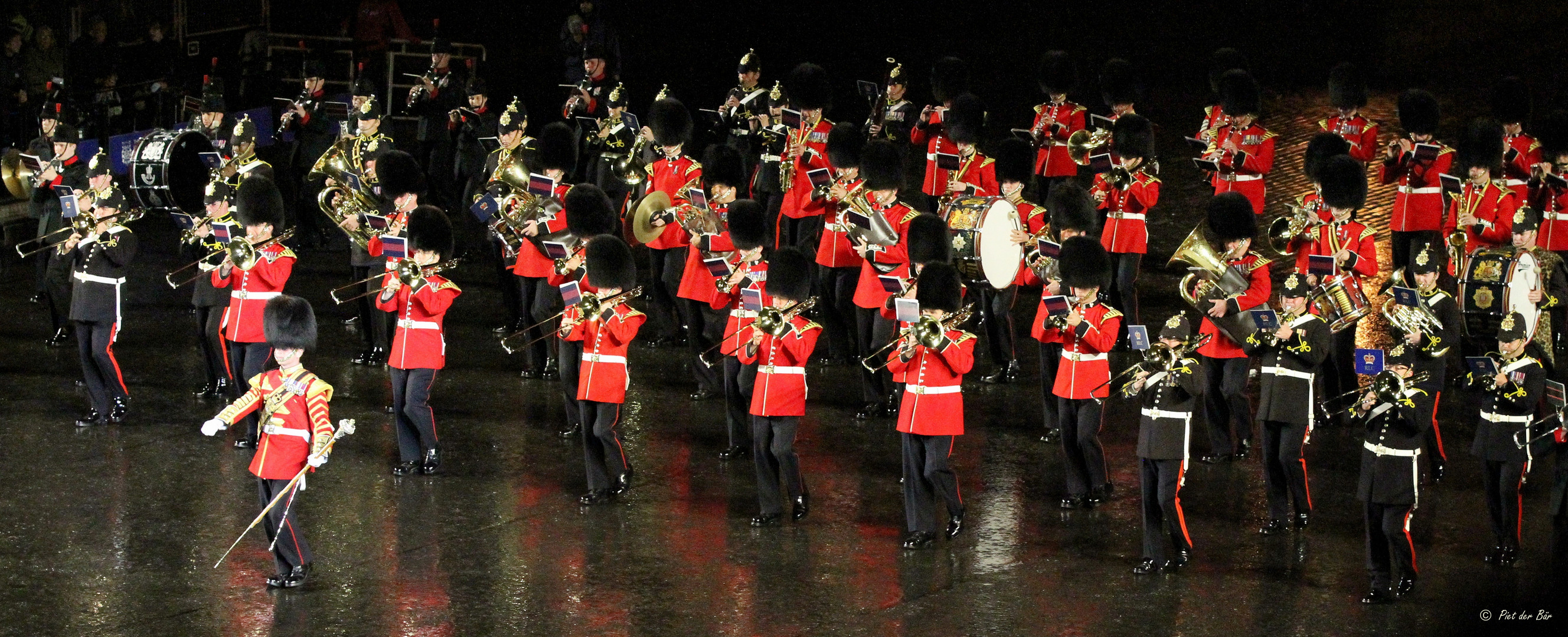 a touch of SCOTLAND - Scots Guards