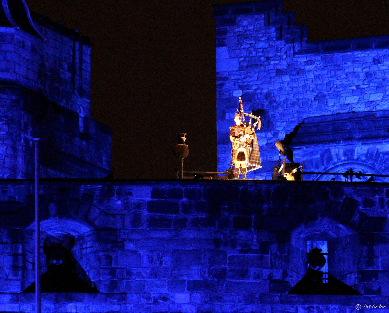 a touch of SCOTLAND - The lone Piper