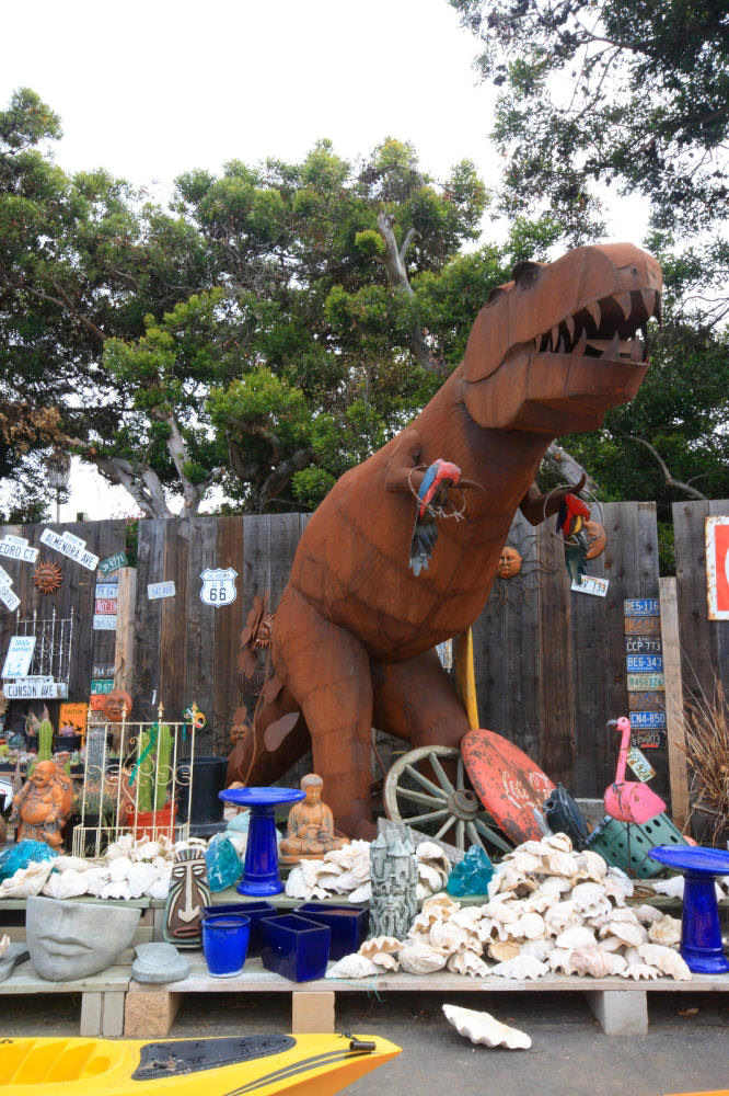 A "tourist trap", with teeth