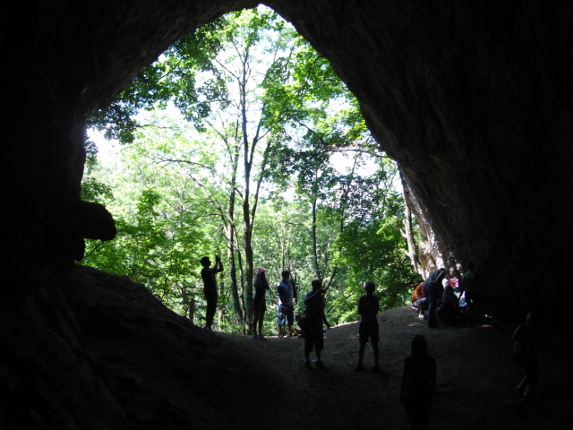 à travers de la "bouche du diable", Hongrie