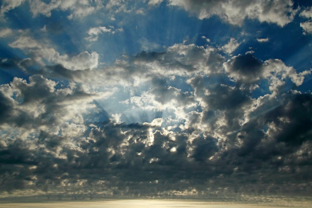 à travers les nuages !!!