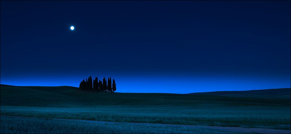 [ A U S Z E I T - 12 ] moonlight in tuscany