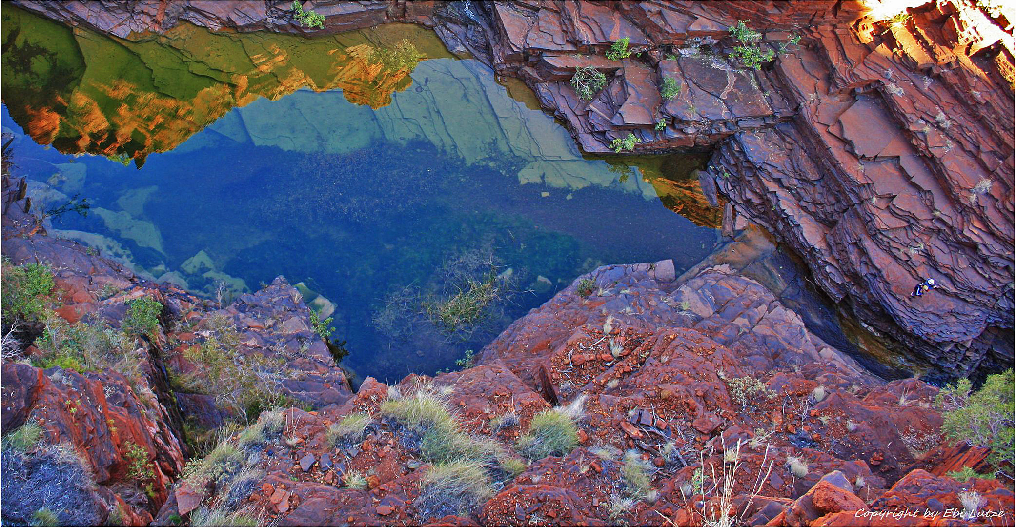 * a view from above into Knox Gorge / Karijini NP *