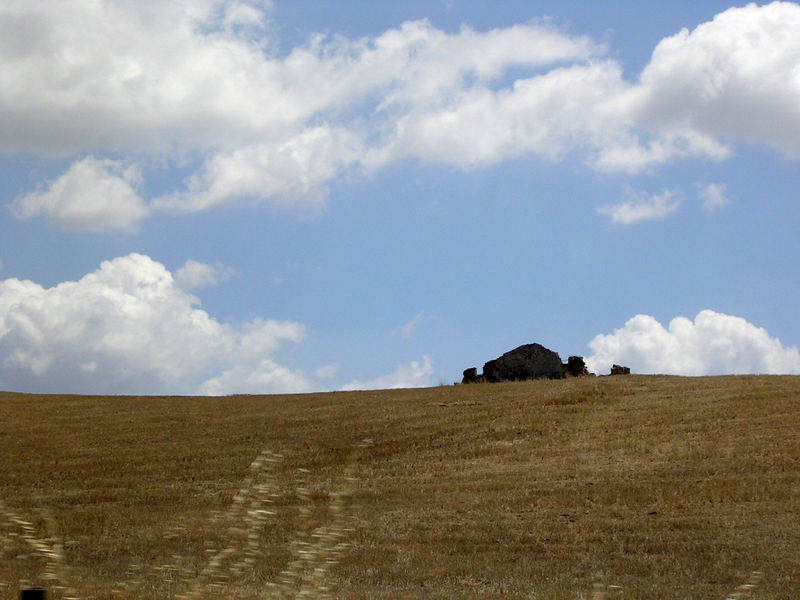 a voi avventurosi e curiosi che avete oltrepassatola collina