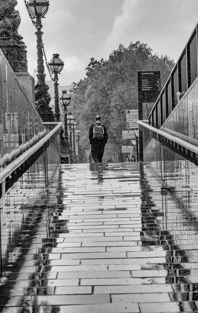 A Walk In The Rain Foto & Bild streetfotografie mit menschen