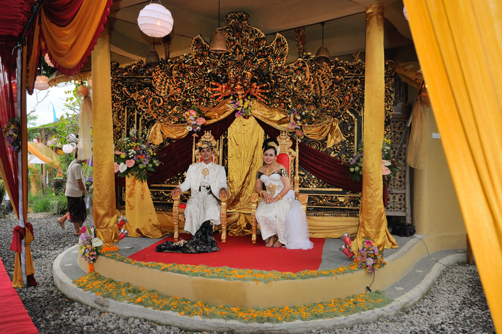 A wedding party in Banjar Melayang