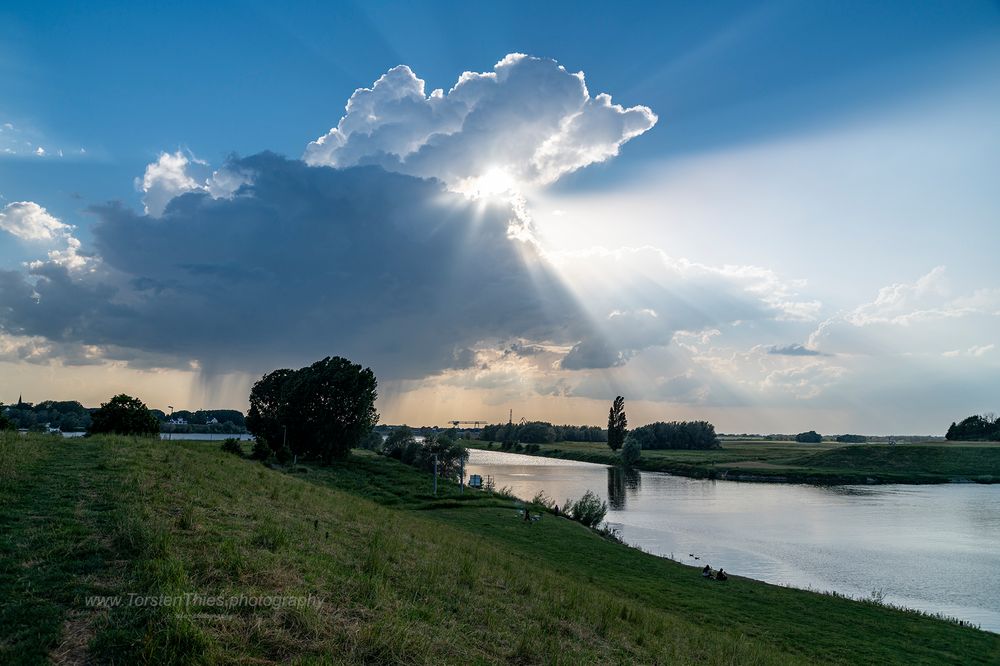 " Es geht eine dunkle Wolk herein ..." von T.Thies - afa-photography