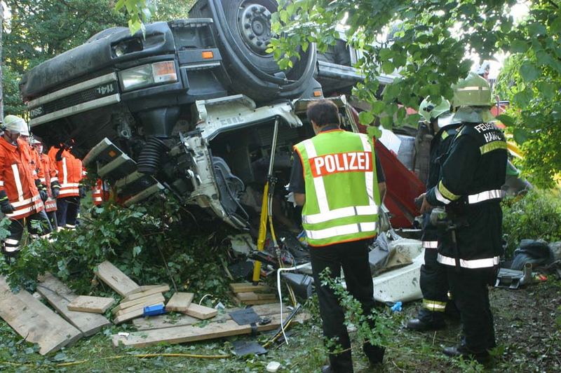 A2 Lehrte - Lkw überschlagen