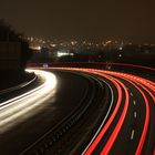 A3 bei Nacht mit Baustellenfahrzeug