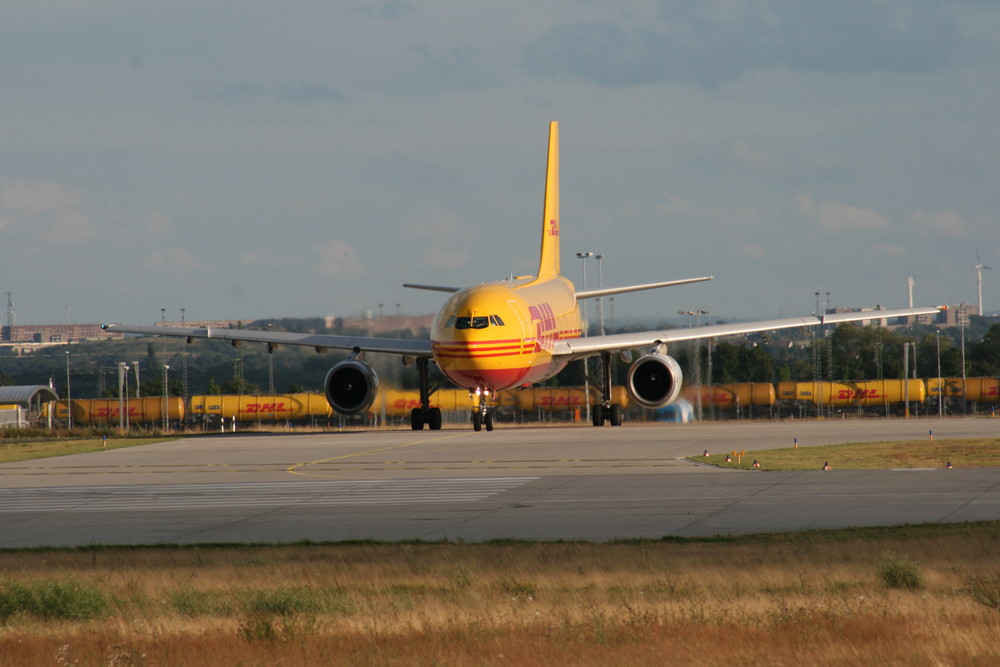 A300B4-203F DHL (European Air Transport) OO-DLT