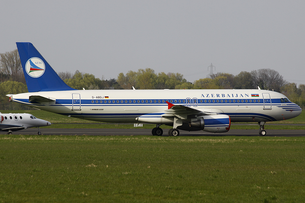 A320-200 Azerbaijan Airlines D-ABDJ