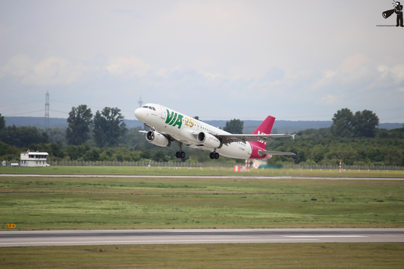 A320 AirVia at Take-Off (LZ-MDA)