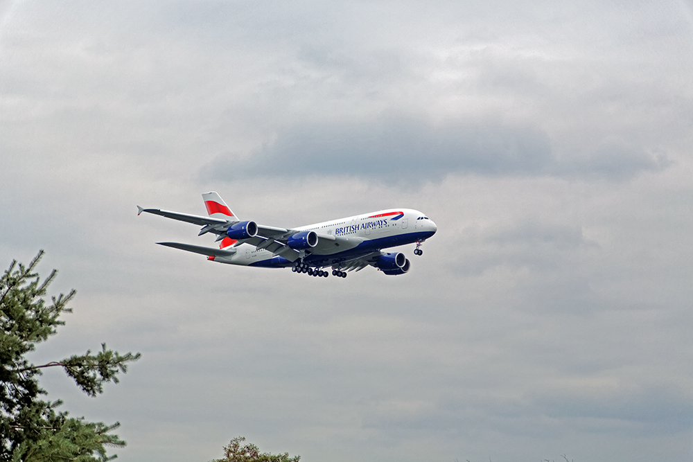 A380 der British Airways beim Anflug auf Frankfurt (I)