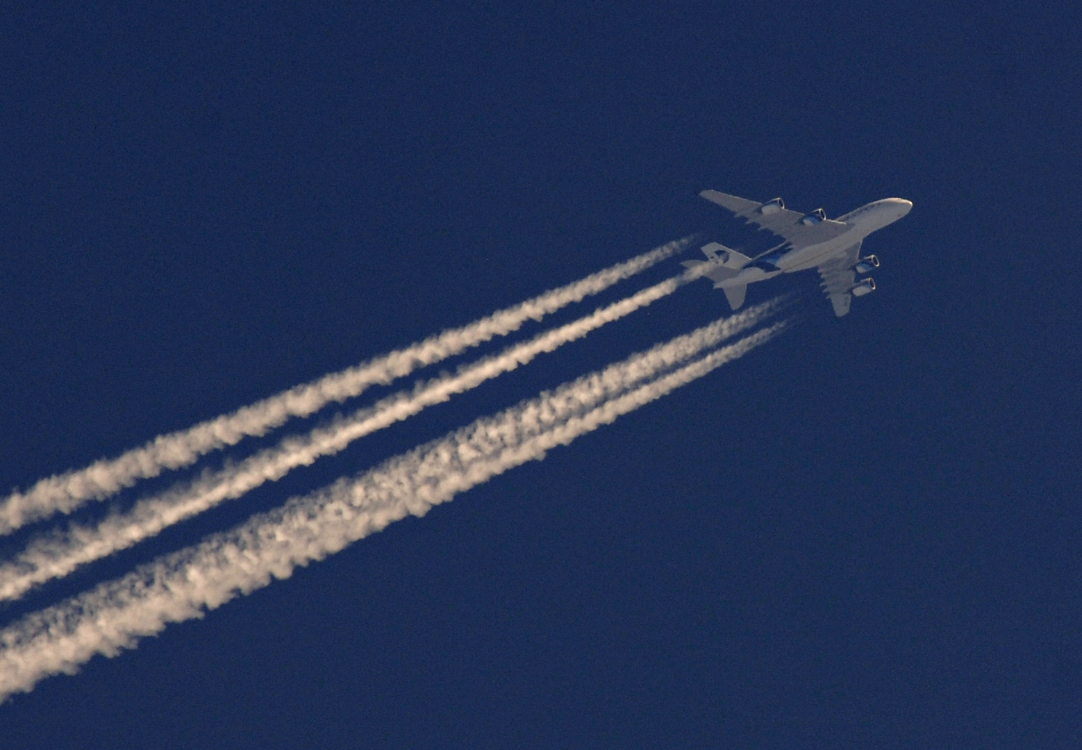 A380 der Malaysia Airlines von Kuala Lumpur nach London LHR