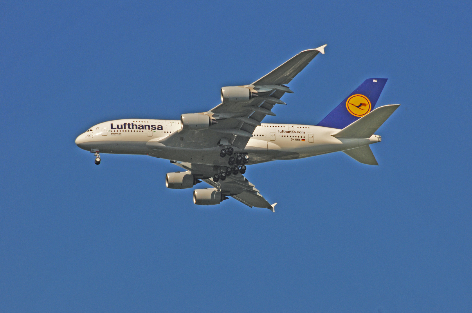 A380 im Anflug auf Köln Bonn