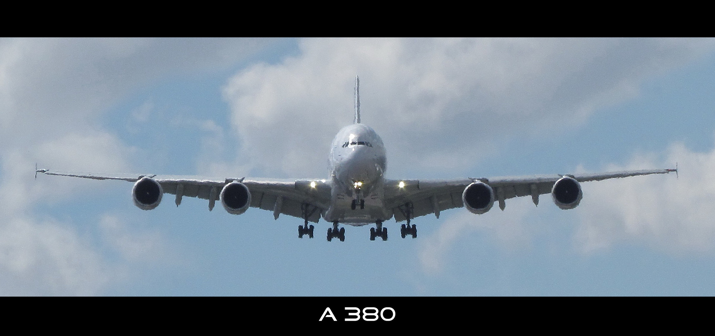 A380 im Landeanflug - Le Bourget 2011