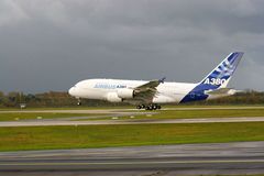 A380 kurz vor dem Aufsetzen in Düsseldorf