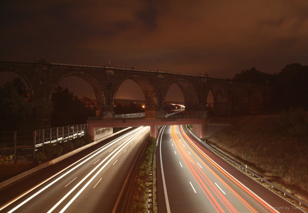 A4 bei Nacht