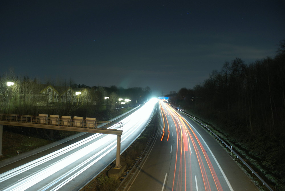 A40 bei Nacht