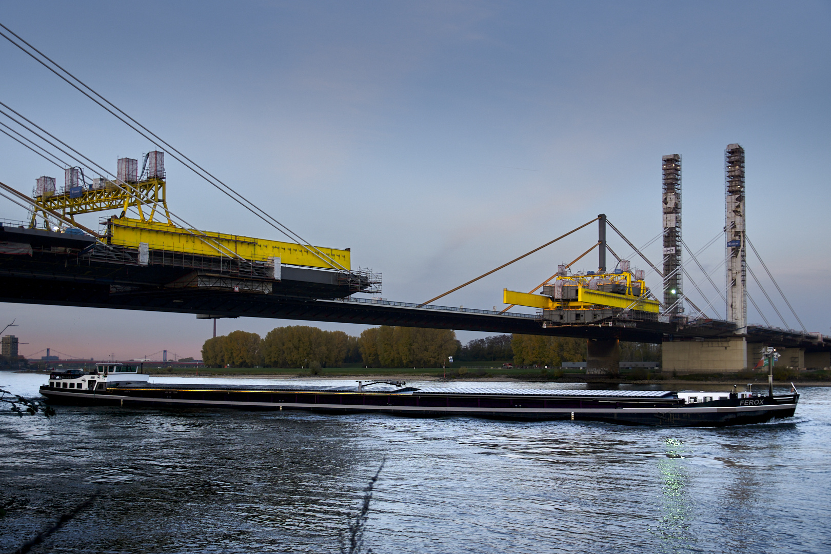 A40 Brücke Neuenkamp -Die Alte und die Neue-