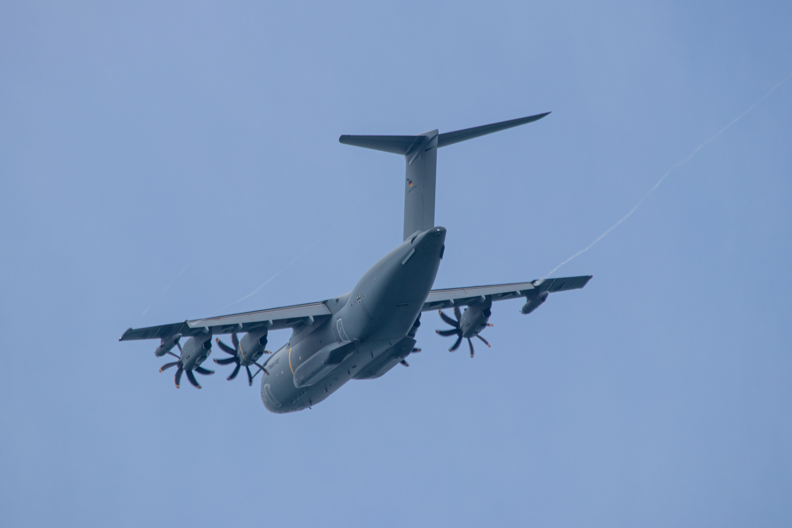 A400M im Niedrigflug