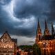 Unwetter ber der Elisabethkirche in Marburg