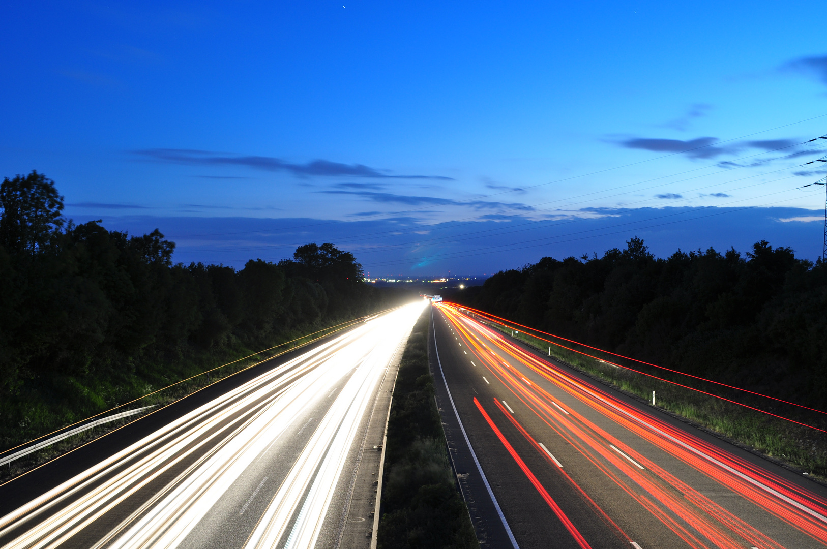 A46 in der Dämmerung